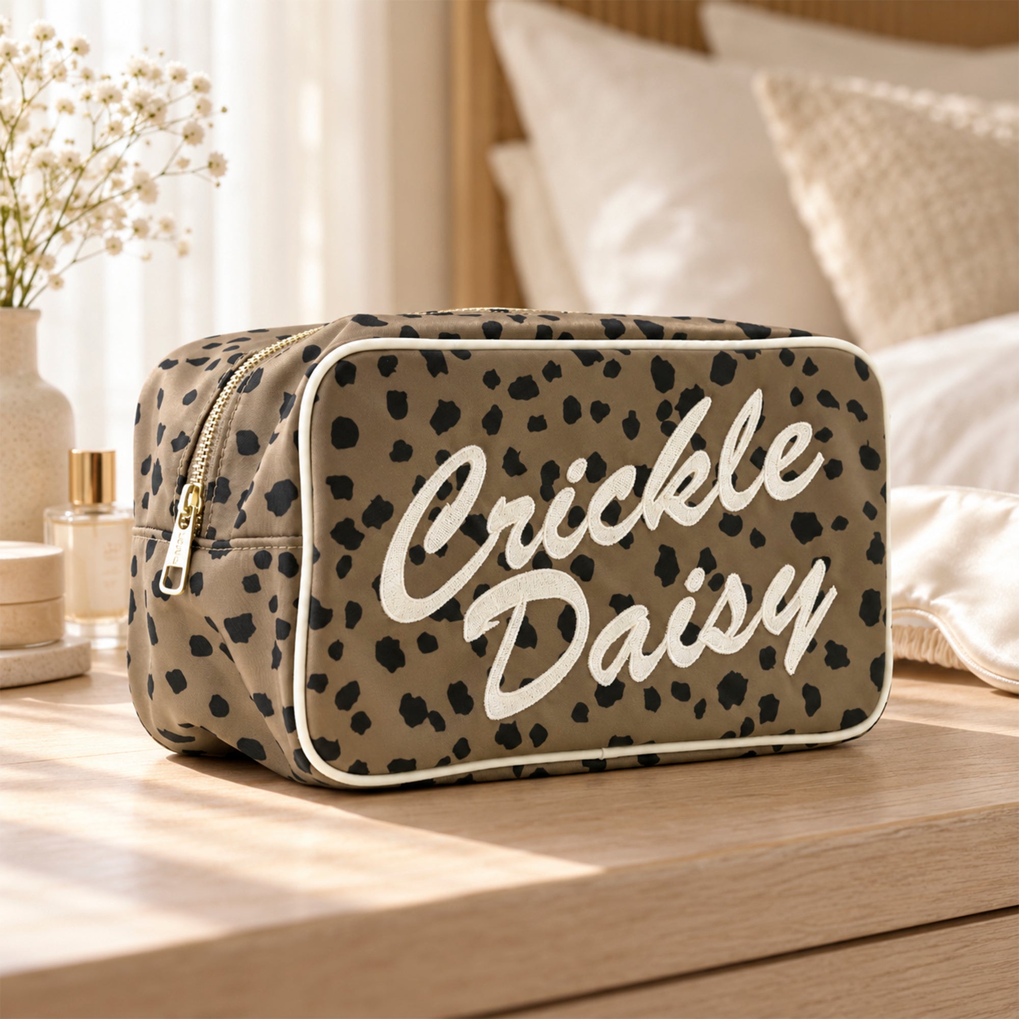 Leopard_Makeup_Bag_7.jpg